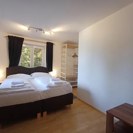 The Steinbock With Garden And Bbq زيل أم سي